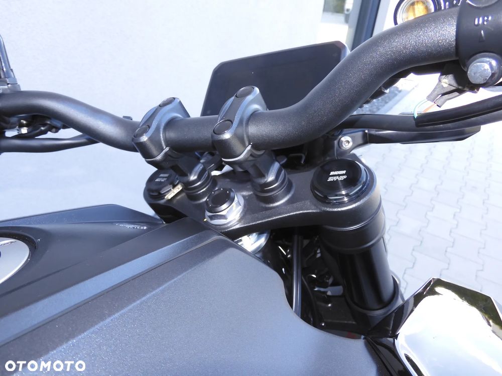 Honda CB - 11
