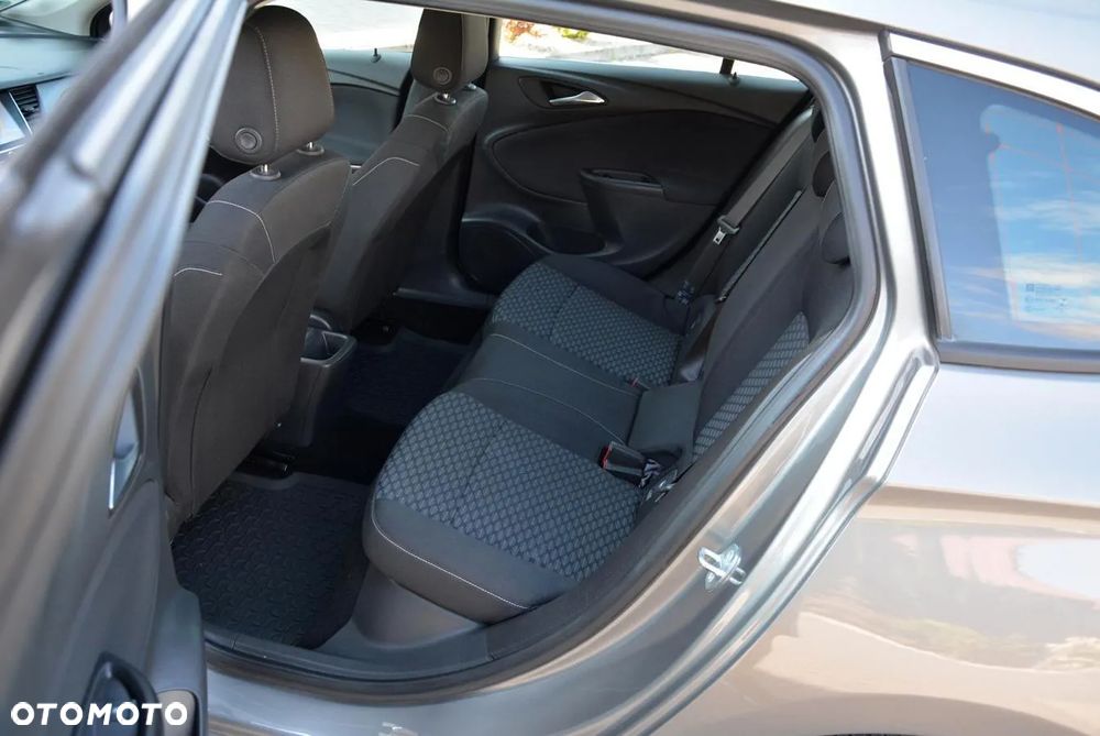 Opel Astra 1.4 Turbo Sports Tourer Dynamic - 22