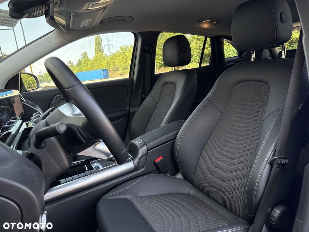 Mercedes-Benz GLA - 12