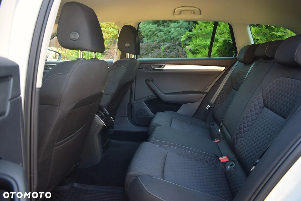 Skoda Superb 2.0 TDI SCR Style DSG - 7