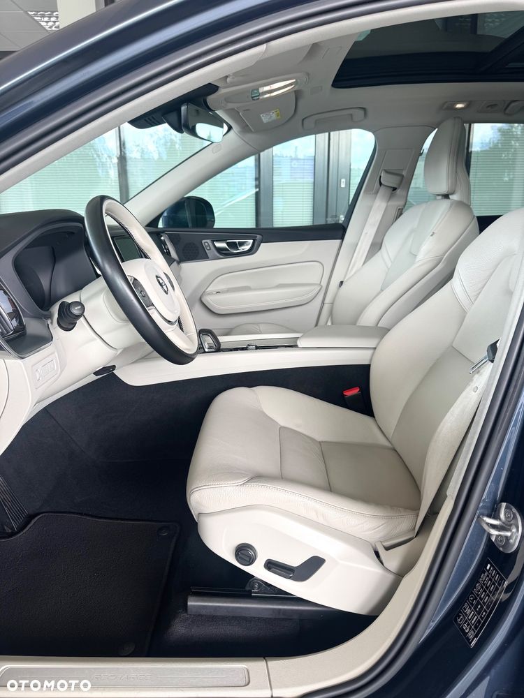Volvo XC 60 T6 AWD Recharge Geartronic Inscription - 6