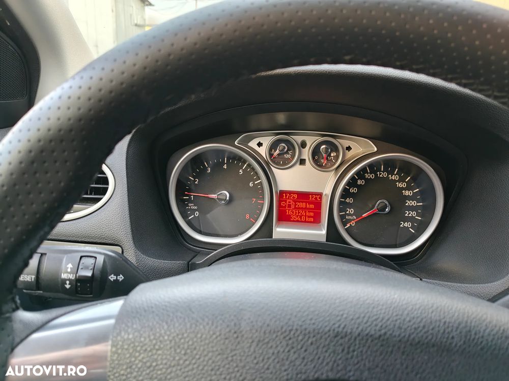 Ford Focus 1.6i Trend - 8