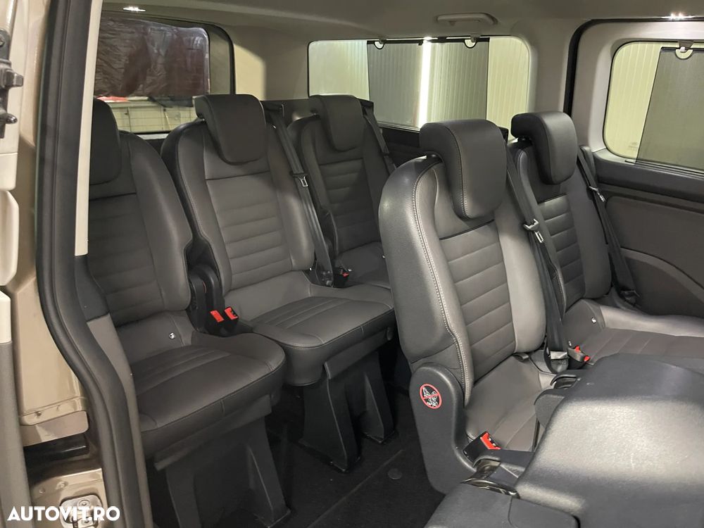 Ford Tourneo Custom Bus 320 2.0 EcoBlue 185 CP L2H1 Titanium Aut. - 11