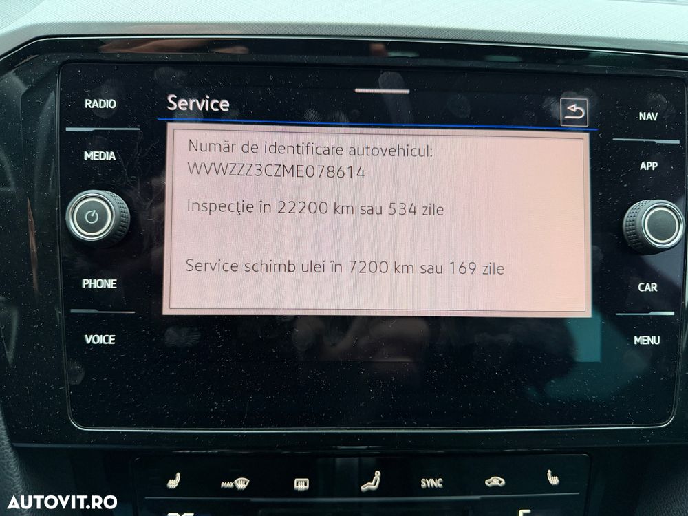 Volkswagen Passat - 12