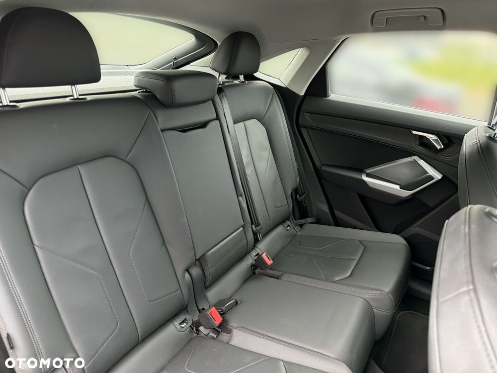 Audi Q3 Sportback - 15