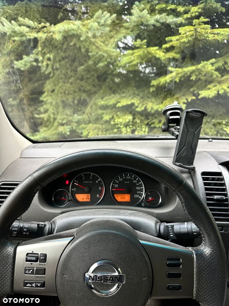Nissan Pathfinder - 8