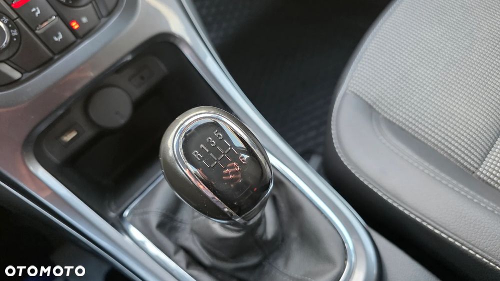 Opel Astra 1.4 T Cosmo - 14