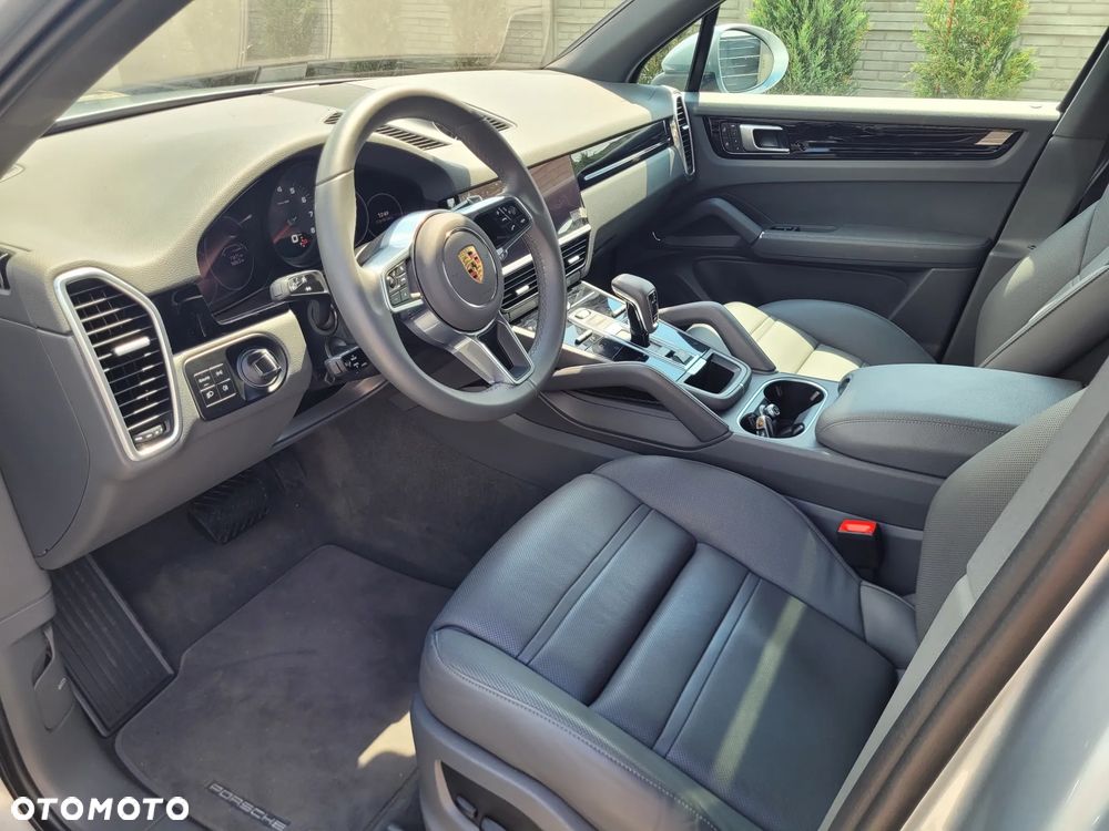 Porsche Cayenne - 13