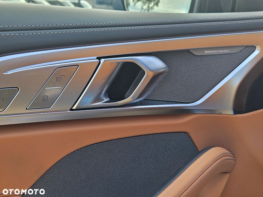 BMW Seria 8 840i xDrive - 17