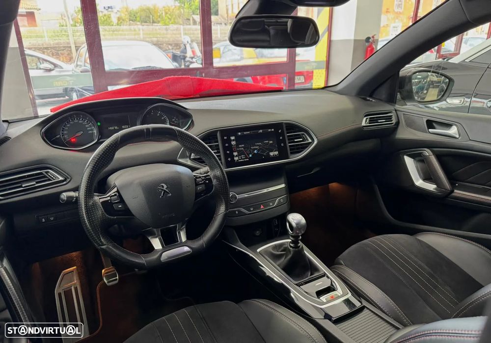 Peugeot 308 1.2 PureTech GT Line - 4