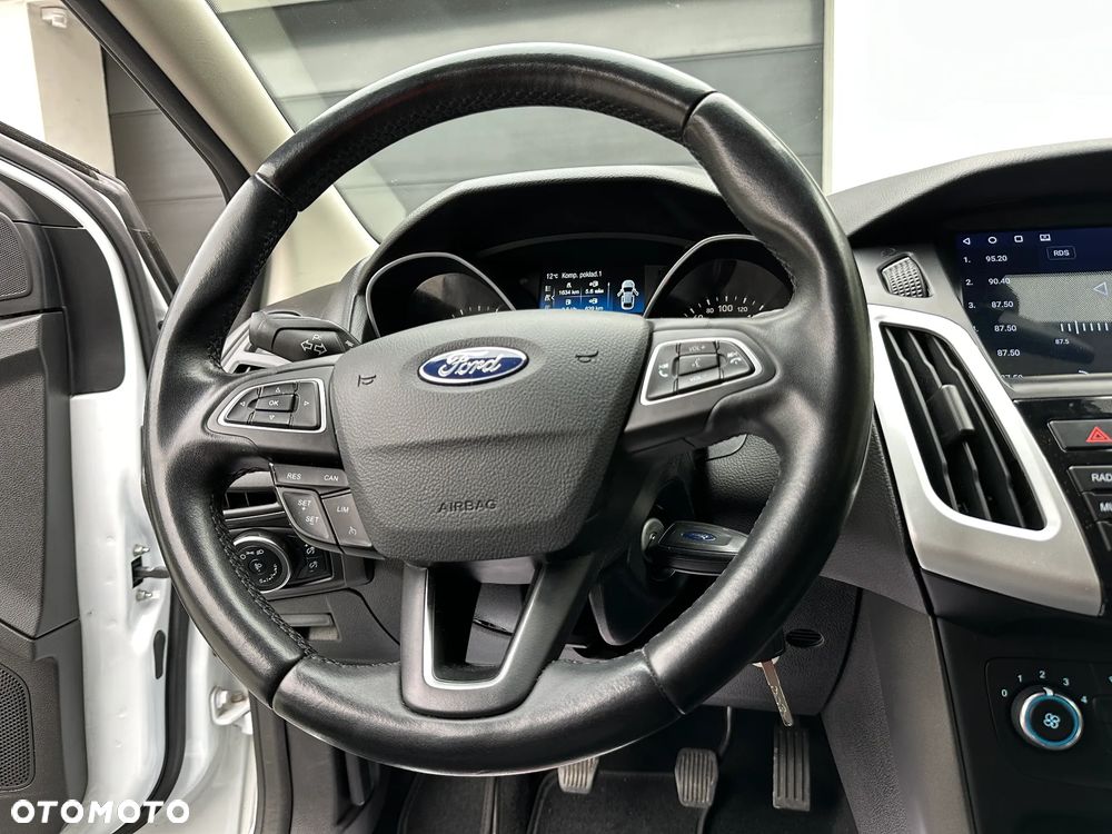 Ford Focus - 25