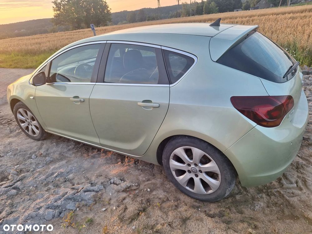 Opel Astra 1.7 CDTI Cosmo - 4