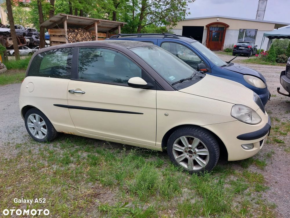 Zderzak LANCIA YPSILON 1,2D 06R. - 3