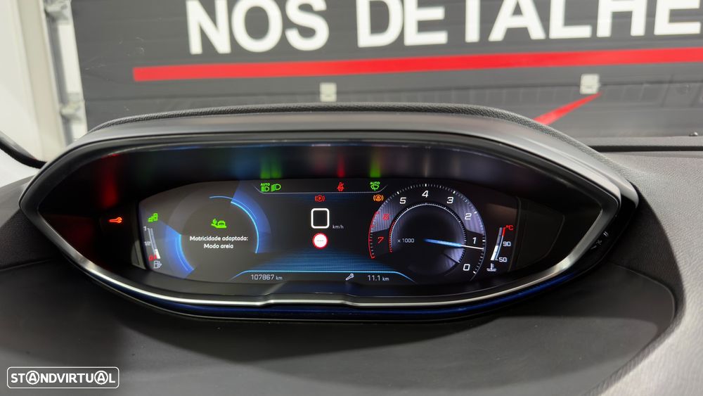 Peugeot 3008 PureTech 130 Stop & Start GPF Allure Business-Pack - 36