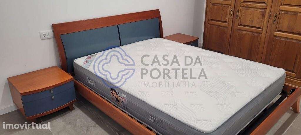 Moradia para renovar, (já foram iniciadas obras de renovação). - Grande imagem: 3/16