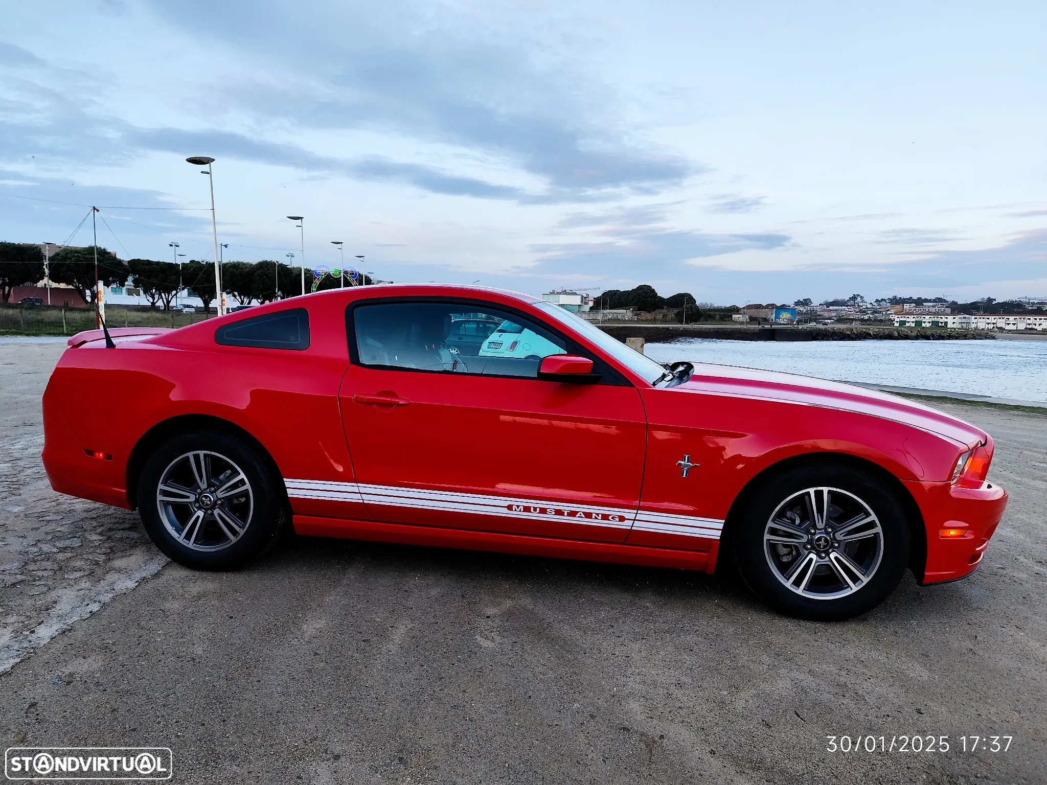 Ford Mustang - 8