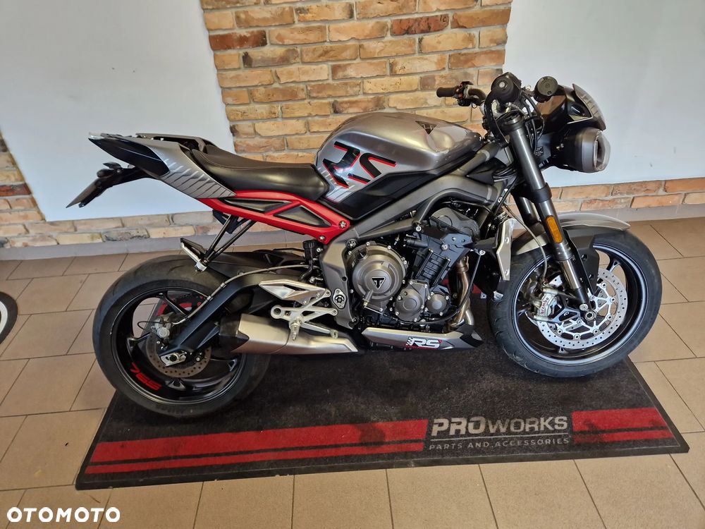 Triumph Street Triple - 2