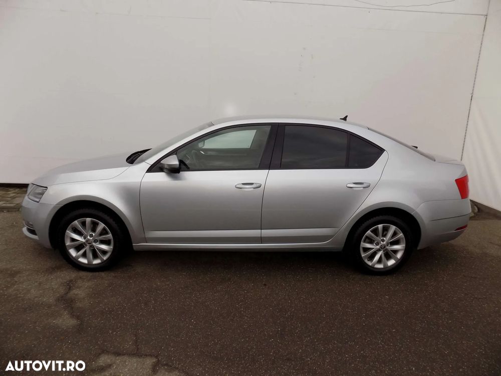 Skoda Octavia 2.0 TDI DSG 4X4 Style - 2