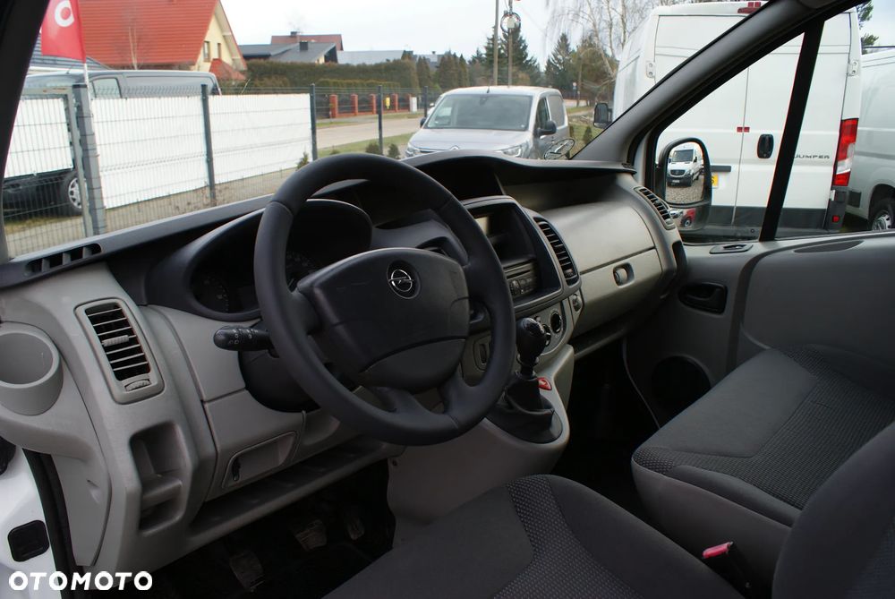 Opel Vivaro - 11