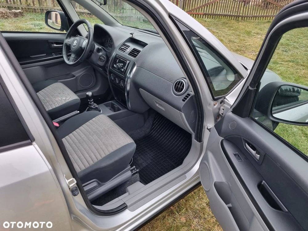 Suzuki SX4 1.9 DDiS DPF 4x4 Comfort - 8