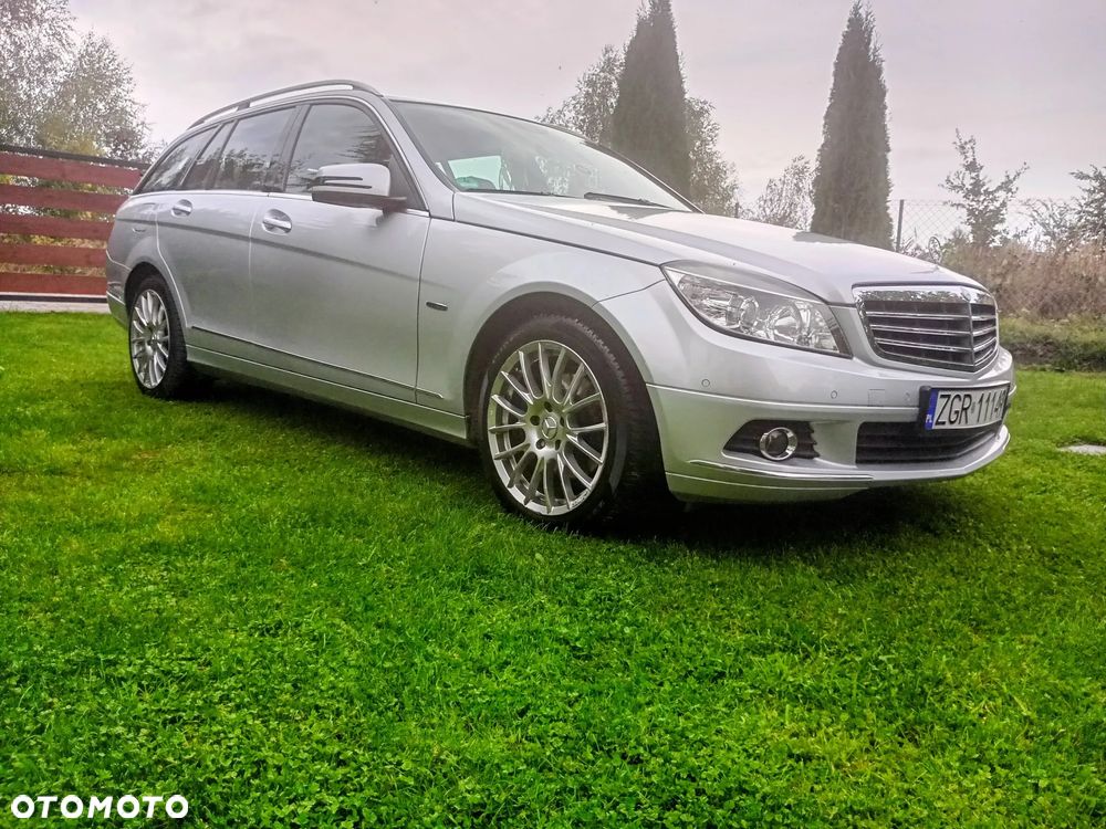 Mercedes-Benz C-Class 2010 photo 3