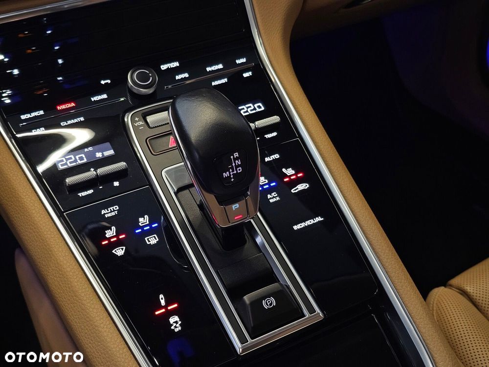 Porsche Panamera - 34