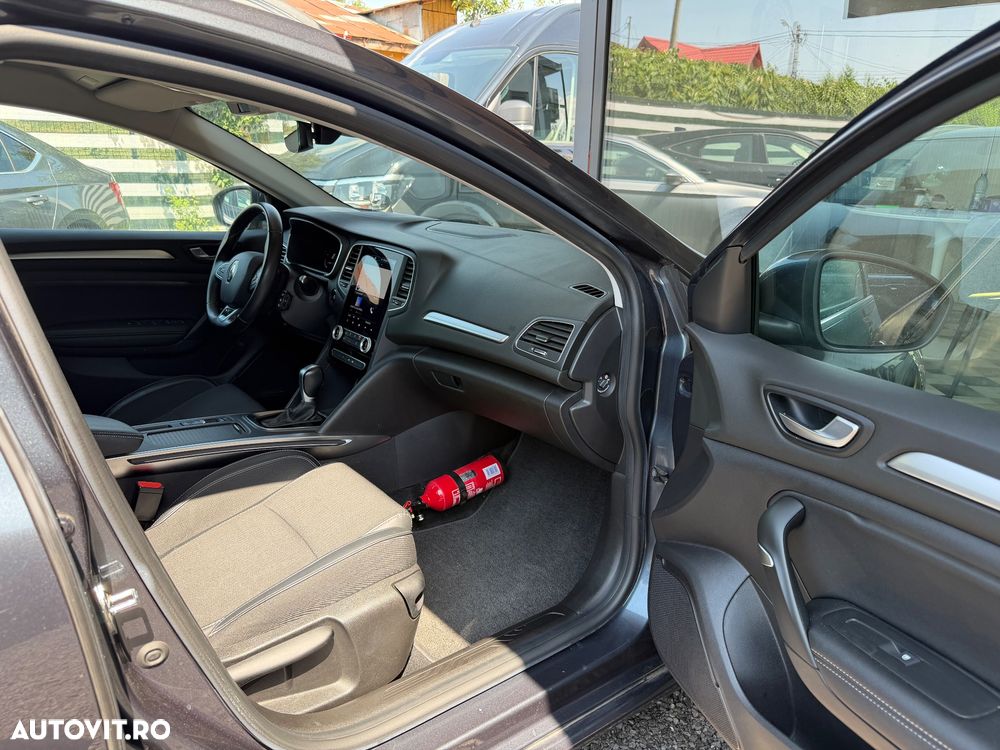 Renault Megane E-TECH 160 INTENS - 12