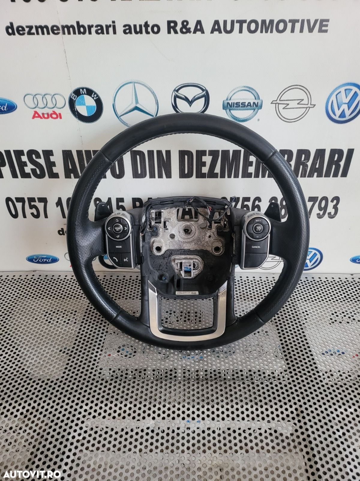 Volan Din Piele Cu Padele Si Comenzi Land Rover Range Rover Sport L494 Discovery Vogue An 2014-2015 - 1