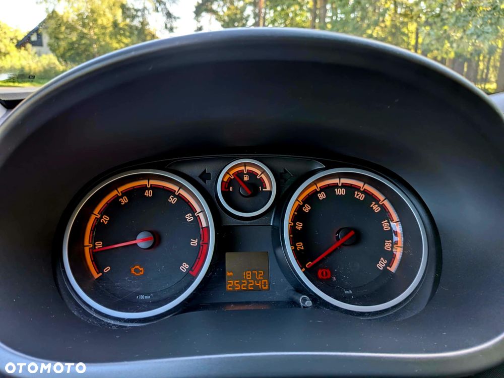 Opel Corsa 1.4 16V Enjoy - 10