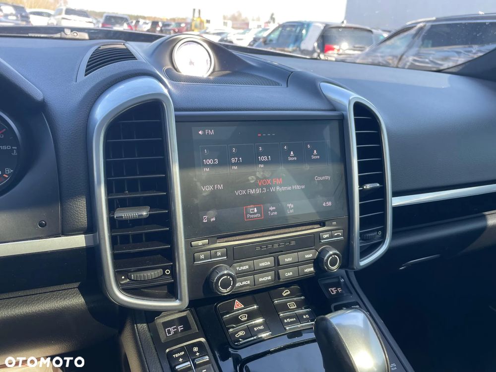 Porsche Cayenne Platinum Edition - 17