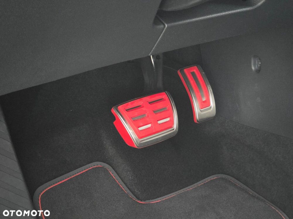 Volkswagen Golf 2.0 TSI GTI Edition 50 DSG - 16