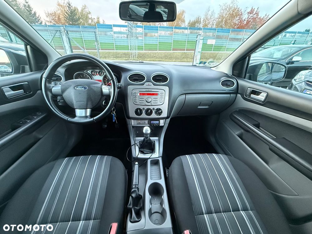 Ford Focus 1.6 16V Ambiente - 31