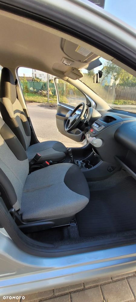 Toyota Aygo 1.0 VVT-i Sol EU5 - 9