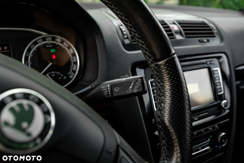Skoda Octavia 2.0 TSI DSG RS - 33