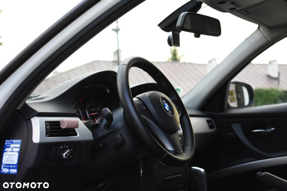 BMW Seria 3 318d - 37
