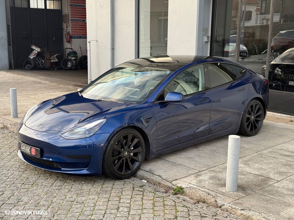 Tesla Model 3 - 5