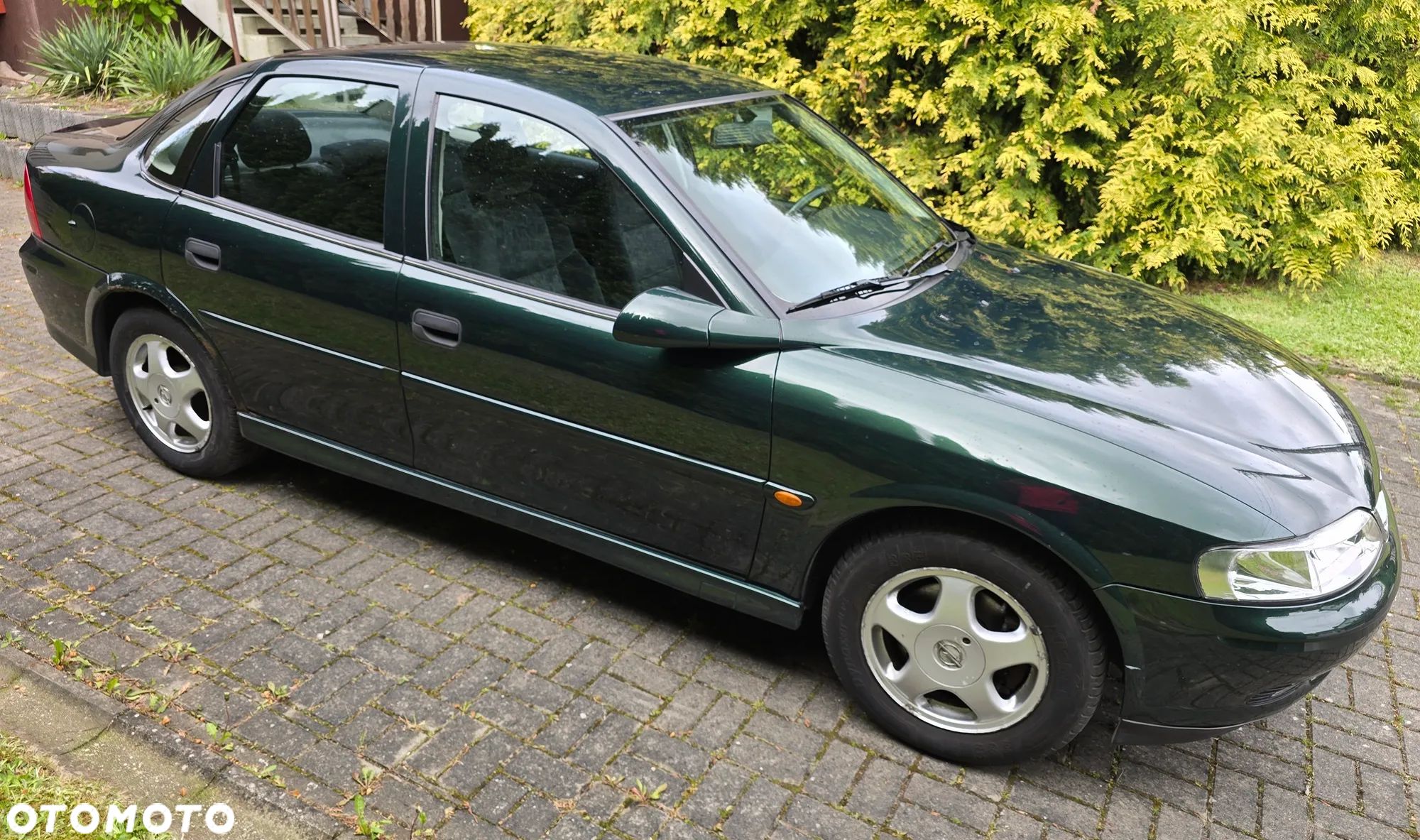 Opel Vectra 1.6 GL Plus - 1