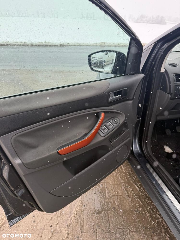 Ford Kuga 2.0 TDCi Trend - 13