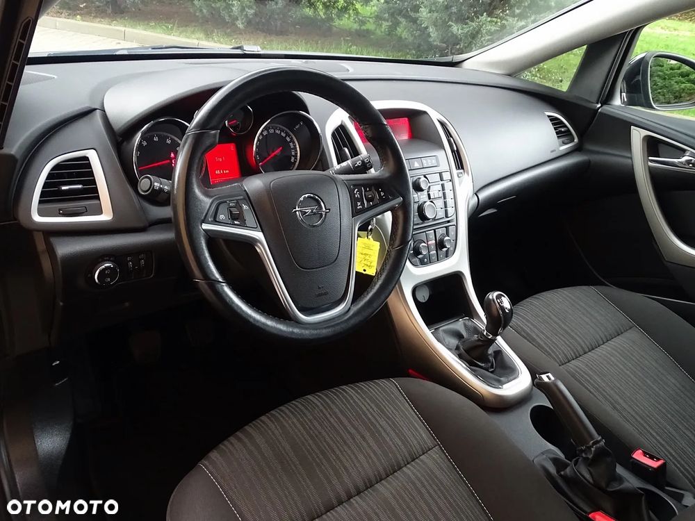 Opel Astra 1.6 Design Edition - 14