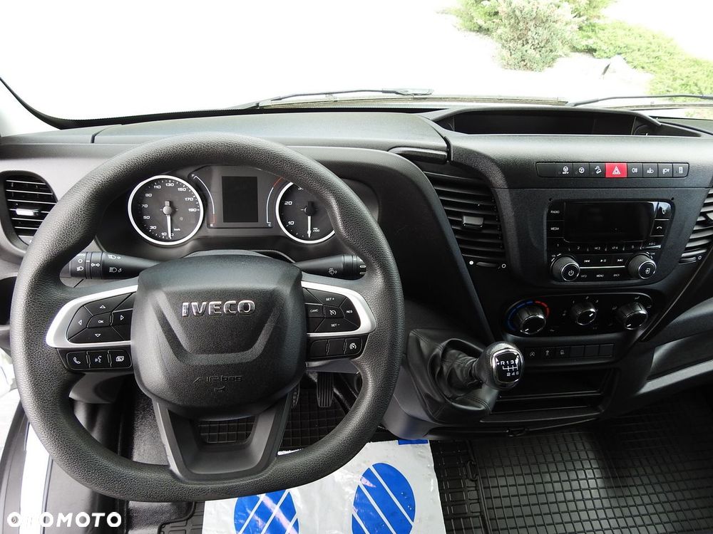 Iveco DAILY 35C14 KONTENER 8 PALET TEMPOMAT KLIMATYZACJA  BLIŹNIACZE KOŁA  140KM - 25