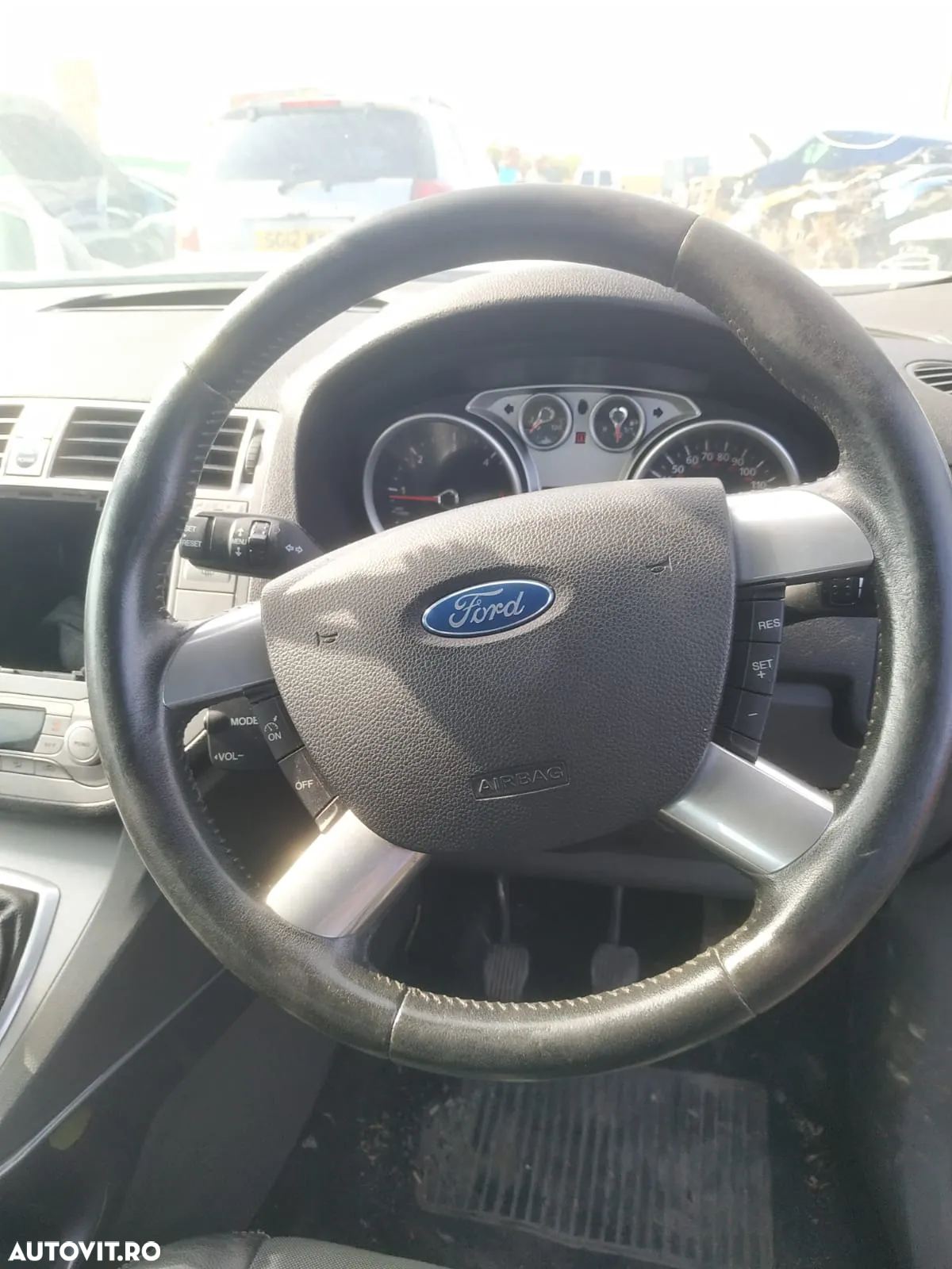 Dezmembrez Ford Kuga - 7