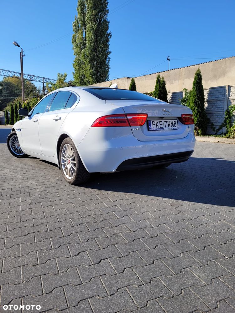 Jaguar XE - 9