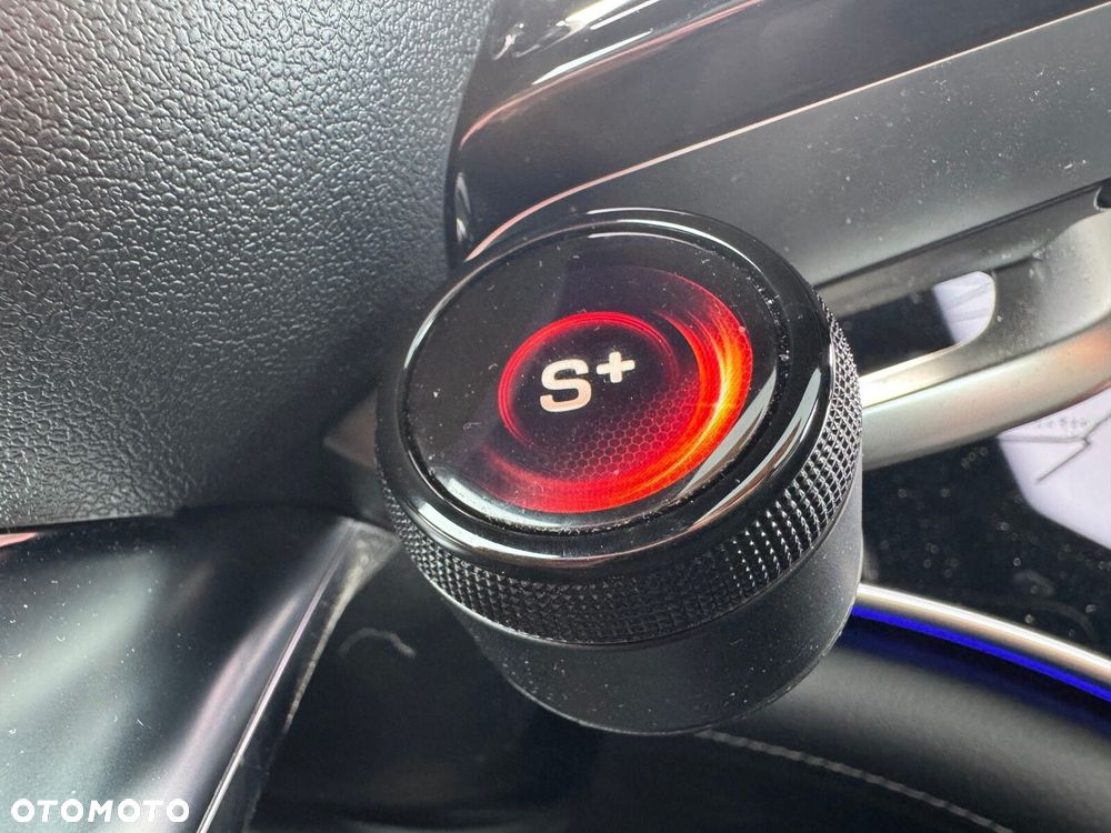 Mercedes-Benz EQE - 22