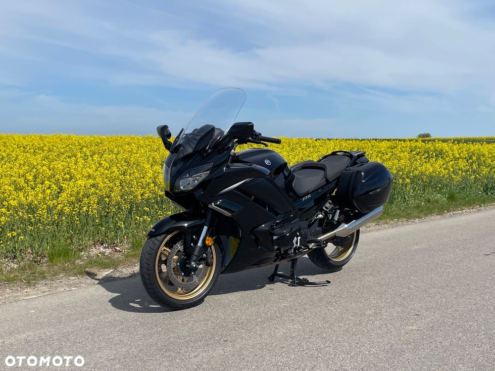Yamaha FJR - 2