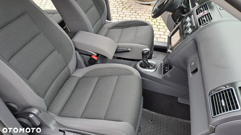 Volkswagen Touran 2.0 TDI DPF DSG Highline - 14