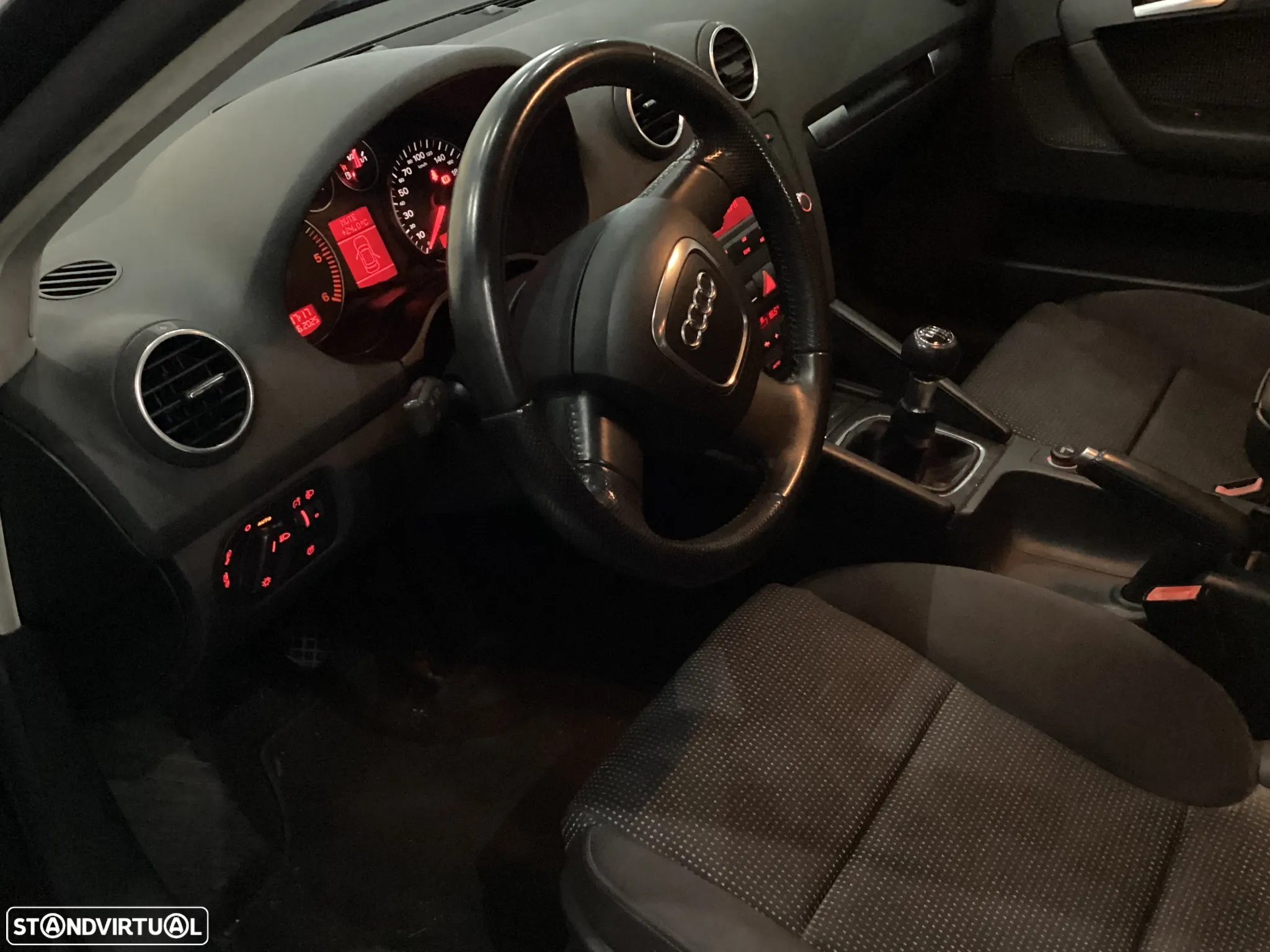 Audi A3 Sportback 2.0 TDi Ambiente - 14