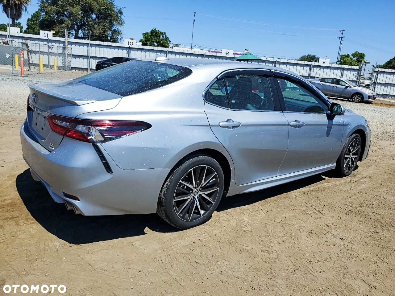 Toyota Camry - 3