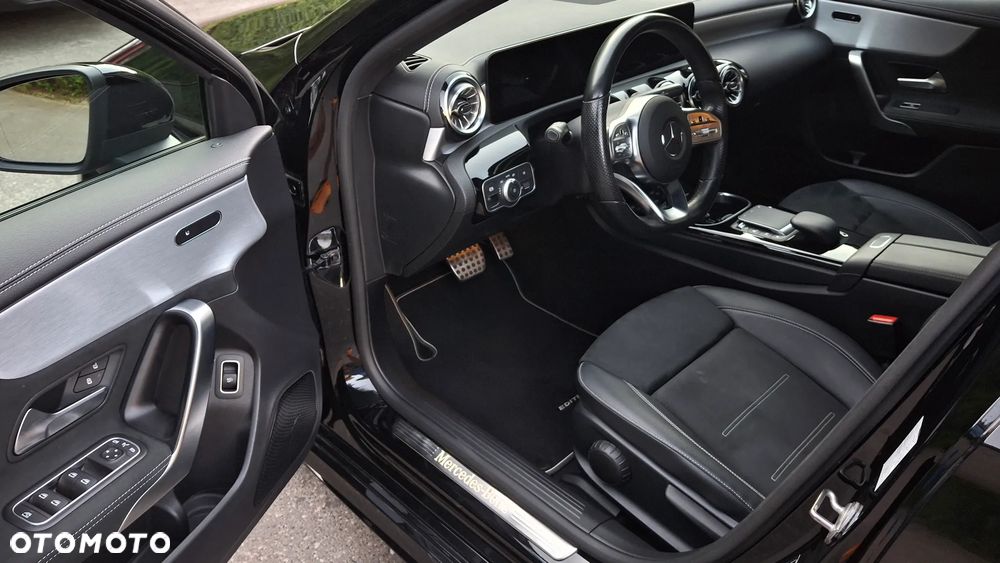 Mercedes-Benz Klasa A 200 7G-DCT Lim Special Edition - 29