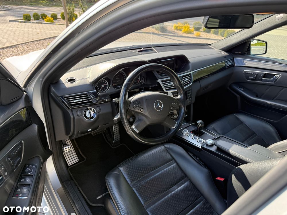 Mercedes-Benz Klasa E 63 AMG AMG Speedshift 7G-MCT - 17