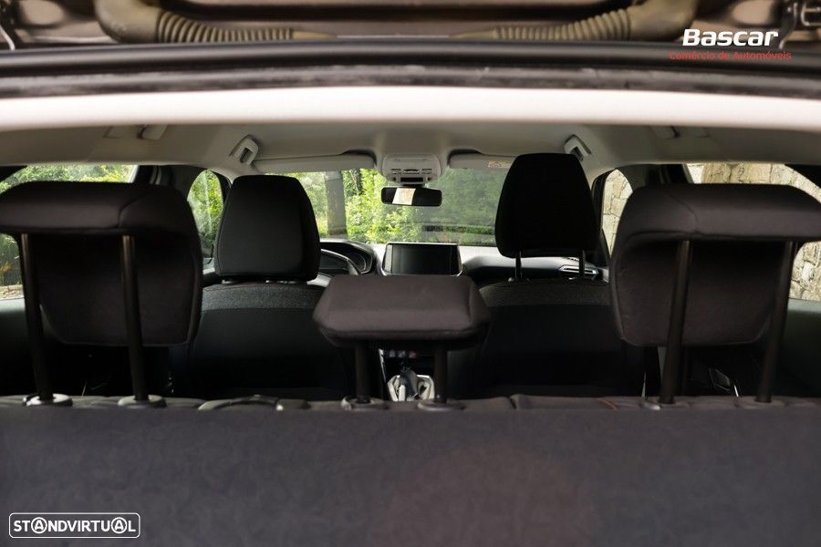 Peugeot 2008 1.2 PureTech Allure - 19